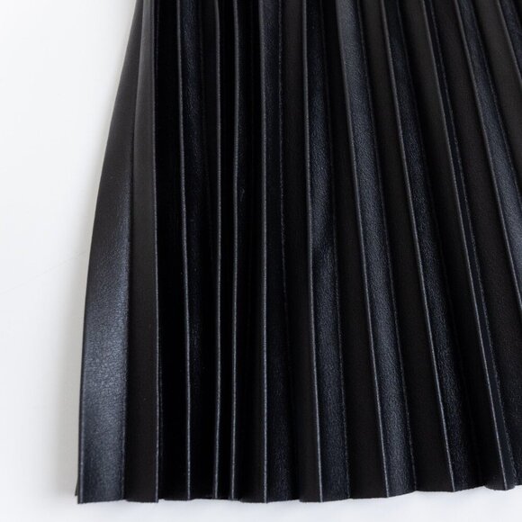 Black Pleated Leather Skirt - Picture 6 of 14